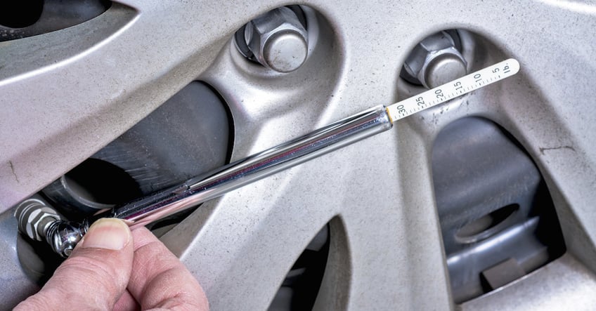 Inspeccionar y cambiar tus llantas