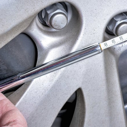 Inspeccionar y cambiar tus llantas